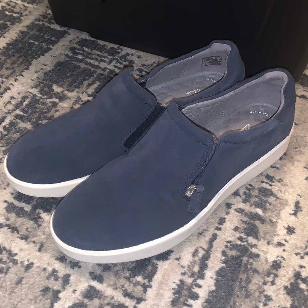 Slip-On Casual Women's Sneakers in Navy Blue